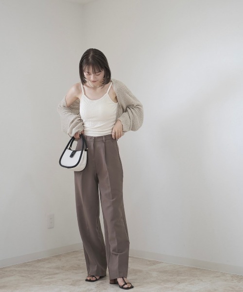 Reurie'(レウリィ)の「タックストレートパンツ(スラックス・レディース・ブラウン/アイボリー・FREE)」の10枚目の写真