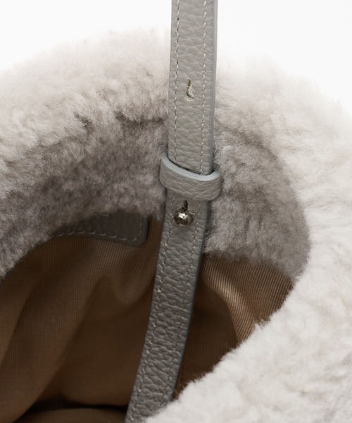 IACUCCI（イアクッチ）の「テア XS MONTONE/CERVO（ショルダーバッグ・レディース・ライトグレー/ベージュ系その他・FREE）」の14枚目の写真