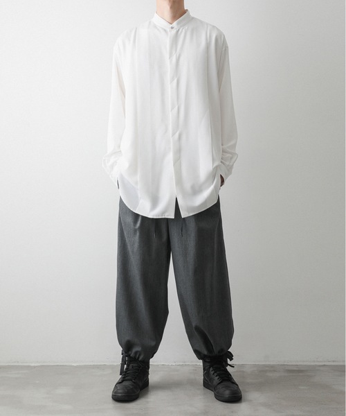 ato（アトウ）の「OVERSIZED BAND COLLAR SHIRTS（シャツ/ブラウス・メンズ・ホワイト/ブラック/イエロー/ライトグリーン・44/46/48）」の18枚目の写真