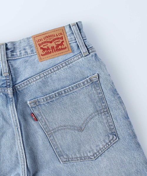 Levi's(リーバイス)の「【Levi's】バギーデニムパンツ(デニムパンツ・レディース・ライトインディゴブルー・24inch/25inch/27inch/26inch)」の4枚目の写真