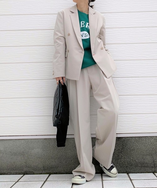 Q(キュー)の「センタープレスワイドタックパンツ(その他パンツ・レディース・チャコールグレー/ベージュ・MEDIUM)」の7枚目の写真