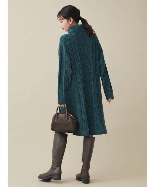 CRAFT STANDARD BOUTIQUE(クラフトスタンダードブティック)の「モールケーブル編みタートルネックワンピース ◆(ワンピース・レディース・ブルーグリーン/オフホワイト/ブラック・FREE)」の9枚目の写真
