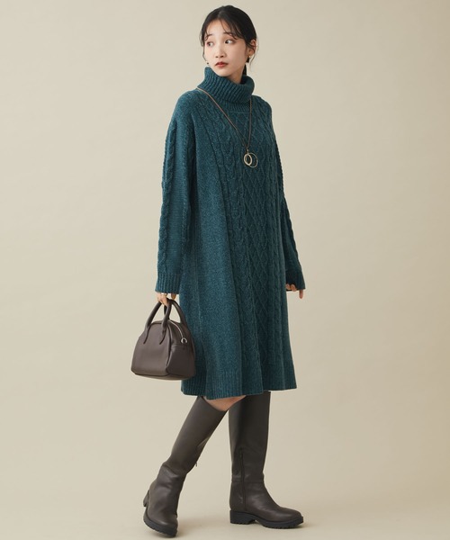 CRAFT STANDARD BOUTIQUE(クラフトスタンダードブティック)の「モールケーブル編みタートルネックワンピース ◆(ワンピース・レディース・ブルーグリーン/オフホワイト/ブラック・FREE)」の3枚目の写真