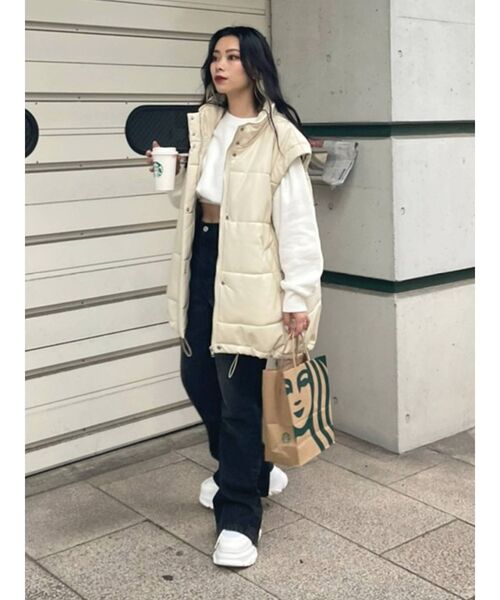 EVRIS(エヴリス)の「ボリュームスリーブクロップドスウェットトップス(スウェット・レディース・ブラック/ホワイト/グレー・FREE)」の5枚目の写真