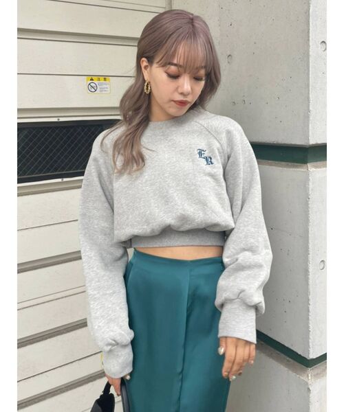 EVRIS(エヴリス)の「ボリュームスリーブクロップドスウェットトップス(スウェット・レディース・ブラック/ホワイト/グレー・FREE)」の13枚目の写真