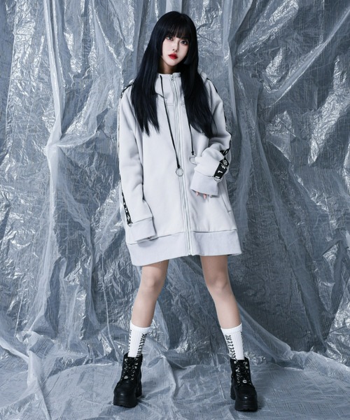 REFLEM/レフレム』DリングロゴテープハイネックZIPパーカー