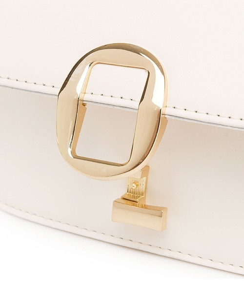 florist(フローリスト)の「【仕切りポケット付き/2WAY】【高見え】オーバルロック留めレザーショルダーバッグ(ショルダーバッグ・レディース・ベージュ/ホワイト/ブラック・FREE)」の11枚目の写真