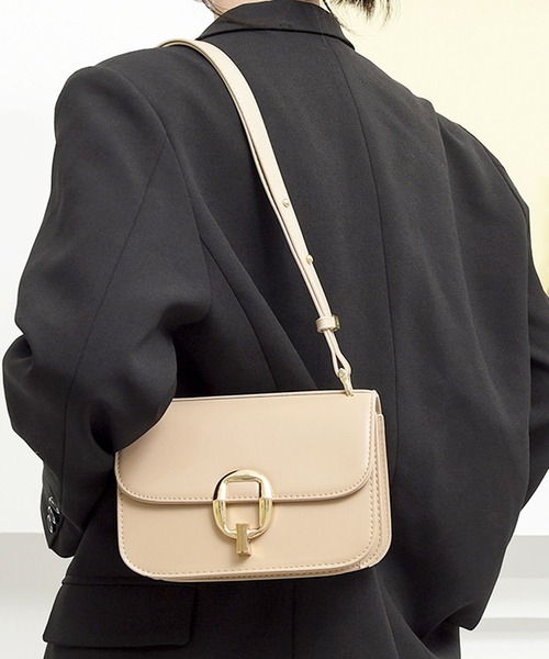 florist(フローリスト)の「【仕切りポケット付き/2WAY】【高見え】オーバルロック留めレザーショルダーバッグ(ショルダーバッグ・レディース・ベージュ/ホワイト/ブラック・FREE)」の13枚目の写真