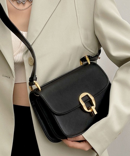 florist(フローリスト)の「【仕切りポケット付き/2WAY】【高見え】オーバルロック留めレザーショルダーバッグ(ショルダーバッグ・レディース・ベージュ/ホワイト/ブラック・FREE)」の6枚目の写真