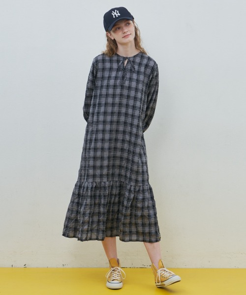 MERLOT(メルロー)の「チェックティアードワンピース(ワンピース・レディース・イエロー/ブラック・FREE)」の4枚目の写真