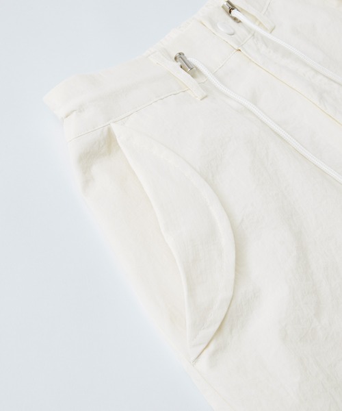 MONO-MART LADY'S(モノマートレディース)の「ナイロンミリタリータックワイドスノーパンツ(カーゴパンツ・レディース・ホワイト/ブラック/カーキ/サックスブルー/ピンク・S/M)」の12枚目の写真