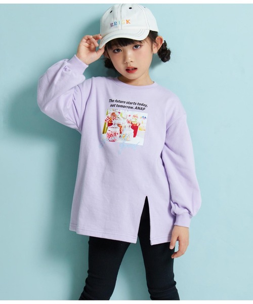 ANAP kids(アナップキッズ)の「スリットミニ裏毛フォトチュニック(Tシャツ/カットソー・キッズ・ブラック/ホワイト/ラベンダー・130cm/110cm/120cm)」の3枚目の写真