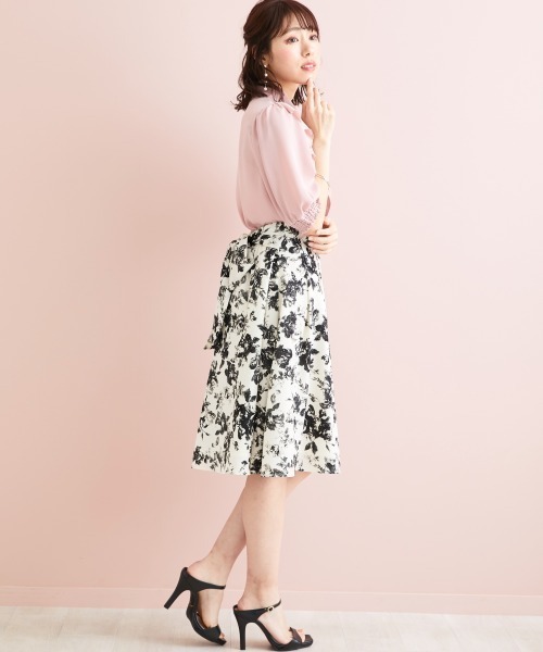 marun（マルン）の「＜大きいサイズ＞ バックリボンプリントスカート marun（スカート・レディース・ブラック系/ホワイト系・L/LL/3L/4L/5L）」の16枚目の写真