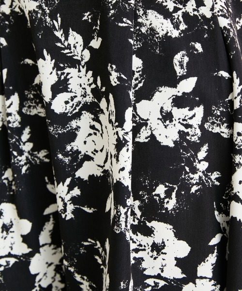 marun（マルン）の「＜大きいサイズ＞ バックリボンプリントスカート marun（スカート・レディース・ブラック系/ホワイト系・L/LL/3L/4L/5L）」の15枚目の写真