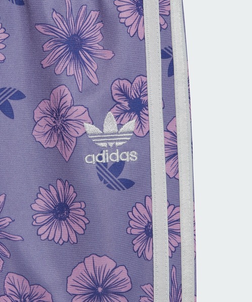 adidas（アディダス）の「フローラル スウェットスーツ