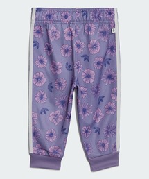 adidas（アディダス）の「フローラル スウェットスーツ