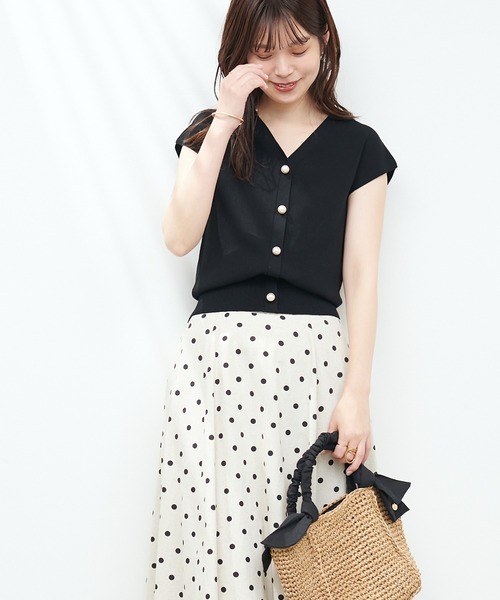 natural couture（ナチュラルクチュール）の「BIGパールノースリニット（タンクトップ・レディース・ブラック/ブルー/アイボリー/モカ・FREE）」の11枚目の写真