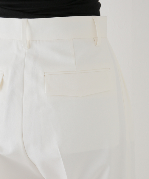 Deuxieme Classe（ドゥーズィエムクラス）の「NEW TUCK CHINO