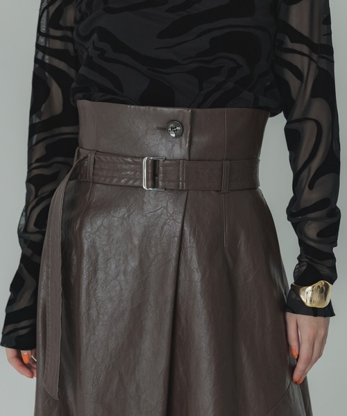 UNITED TOKYO（ユナイテッドトウキョウ）の「ヴィーガンレザーフレアスカート（スカート・レディース・ブラック/ブラウン・1/2）」の14枚目の写真