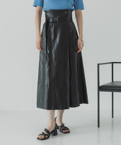 UNITED TOKYO（ユナイテッドトウキョウ）の「ヴィーガンレザーフレアスカート（スカート・レディース・ブラック/ブラウン・1/2）」の3枚目の写真