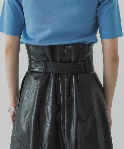 UNITED TOKYO（ユナイテッドトウキョウ）の「ヴィーガンレザーフレアスカート（スカート・レディース・ブラック/ブラウン・1/2）」の19枚目の写真