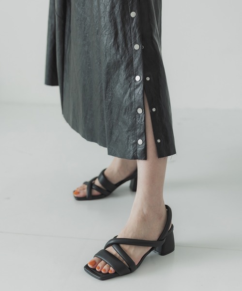 UNITED TOKYO（ユナイテッドトウキョウ）の「ヴィーガンレザーフレアスカート（スカート・レディース・ブラック/ブラウン・1/2）」の16枚目の写真