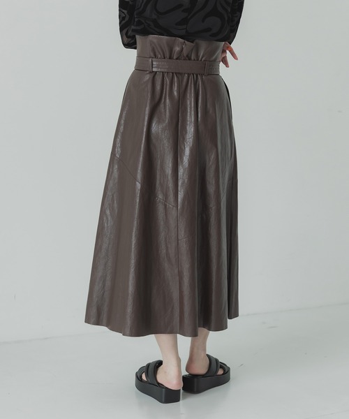 UNITED TOKYO（ユナイテッドトウキョウ）の「ヴィーガンレザーフレアスカート（スカート・レディース・ブラック/ブラウン・1/2）」の20枚目の写真