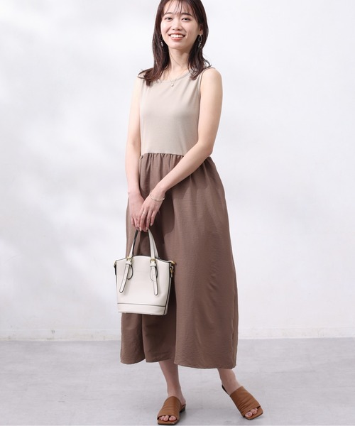 Chez toi(シェトワ)の「ツイードプルオーバー×カット布帛ドッキングワンピース(ワンピース・レディース・ブラック/モカ/ライトグレー・FREE)」の20枚目の写真