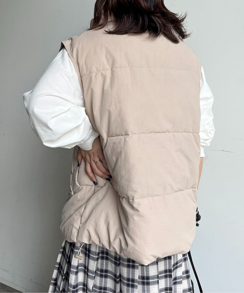CPCM(シーピーシーエム)の「ピーチ中綿ベスト(ダウンベスト・レディース・オフホワイト/ブラック/グレイッシュベージュ・FREE)」の11枚目の写真