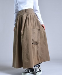 folka（フォルカ）の「3-8E2 タックフレア ボリューム ロングスカート（スカート）」