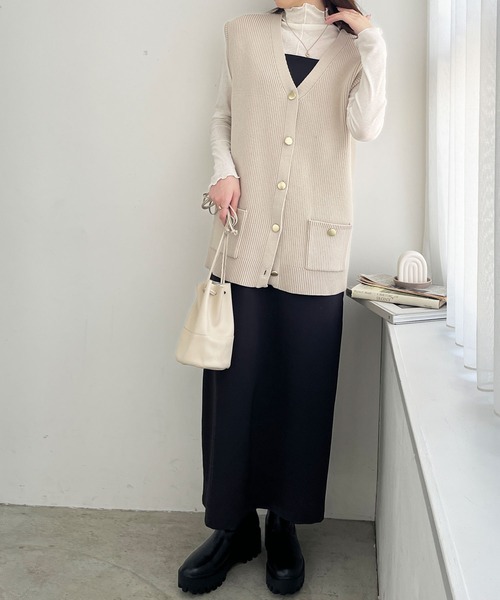 GeeRA(ジーラ)の「ゴールドボタンスポンディッシュニットベスト(ニット/セーター・レディース・ブラック/サンドグレー・LARGE/MEDIUM)」の10枚目の写真