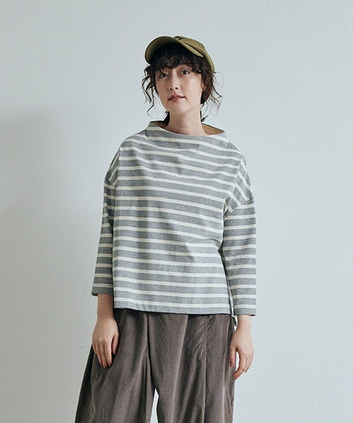 NARU FACTORY（ナルファクトリー）の「デラヴェボーダーポーセリンシャツ（Tシャツ/カットソー・レディース・ホワイト×ブラック/グレー×ホワイト/グレイッシュベージュ/ブラック×ホワイト・FREE）」の3枚目の写真