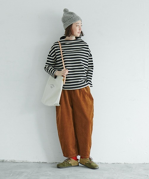 NARU FACTORY（ナルファクトリー）の「デラヴェボーダーポーセリンシャツ（Tシャツ/カットソー・レディース・ホワイト×ブラック/グレー×ホワイト/グレイッシュベージュ/ブラック×ホワイト・FREE）」の16枚目の写真