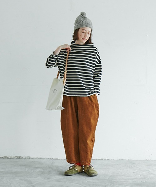 NARU FACTORY（ナルファクトリー）の「デラヴェボーダーポーセリンシャツ（Tシャツ/カットソー・レディース・ホワイト×ブラック/グレー×ホワイト/グレイッシュベージュ/ブラック×ホワイト・FREE）」の19枚目の写真