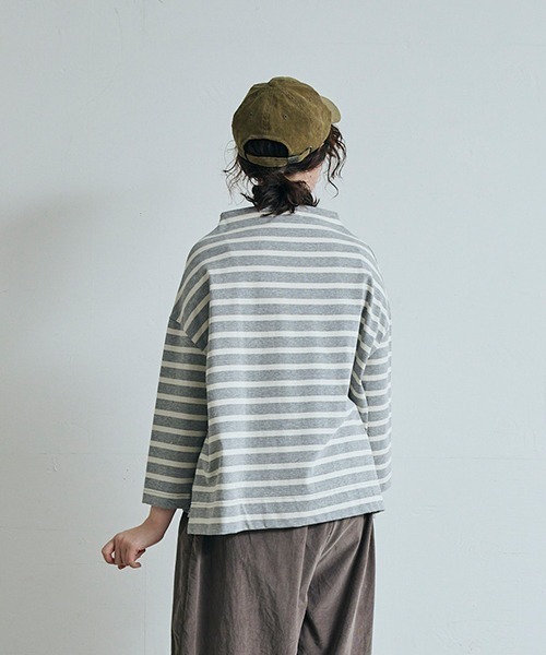 NARU FACTORY（ナルファクトリー）の「デラヴェボーダーポーセリンシャツ（Tシャツ/カットソー・レディース・ホワイト×ブラック/グレー×ホワイト/グレイッシュベージュ/ブラック×ホワイト・FREE）」の13枚目の写真