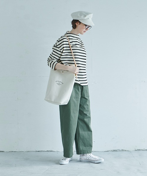 NARU FACTORY（ナルファクトリー）の「デラヴェボーダーポーセリンシャツ（Tシャツ/カットソー・レディース・ホワイト×ブラック/グレー×ホワイト/グレイッシュベージュ/ブラック×ホワイト・FREE）」の22枚目の写真