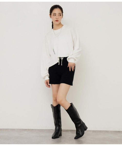 ANAP(アナップ)の「切り替えデザイン裏毛スウェットトレーナークルーネック長袖(スウェット・レディース・カーキ/ブラック/オフホワイト・FREE)」の5枚目の写真