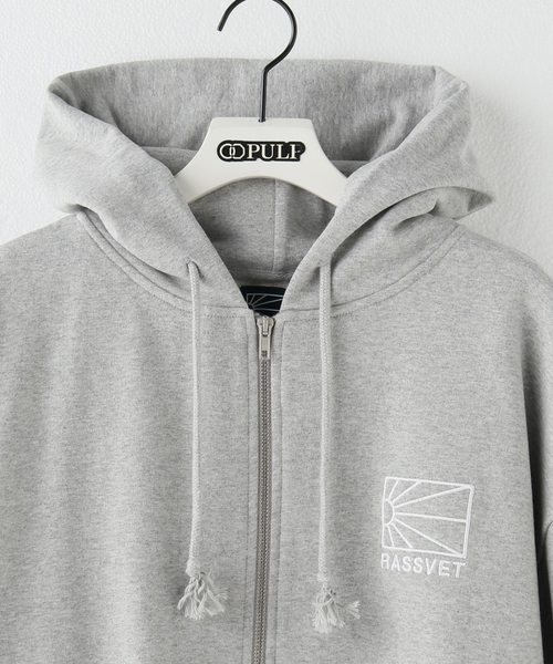 RASSVET / PACCBET(ラスベート)の「【RASSVET / ラスベート】MEN LOGO ZIPPED HOODIE(パーカー・メンズ・グレー/ネイビー・LARGE/MEDIUM)」の4枚目の写真