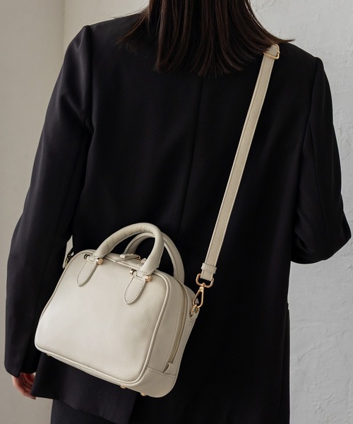 VitaFelice（ヴィータフェリーチェ）の「本革2wayスクエアミニバッグ（トートバッグ・レディース・ブラック/ボルドー/ブラウン系/オフホワイト・FREE）」の7枚目の写真