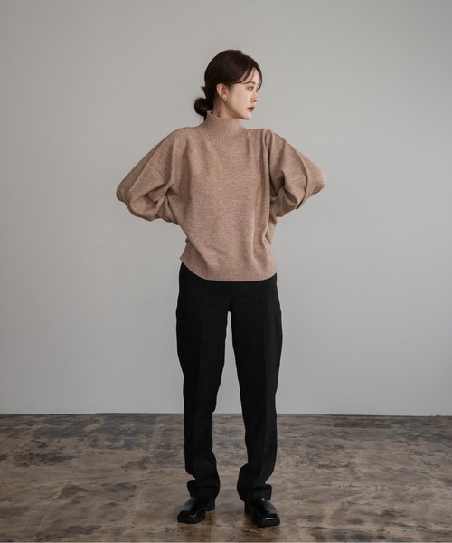 Amiur(エミレ)の「alpaca touch volume sleeve knit / アルパカタッチボリュームスリーブニット(ニット/セーター・レディース・アイボリー/ブラック/ベージュ・FREE)」の1枚目の写真