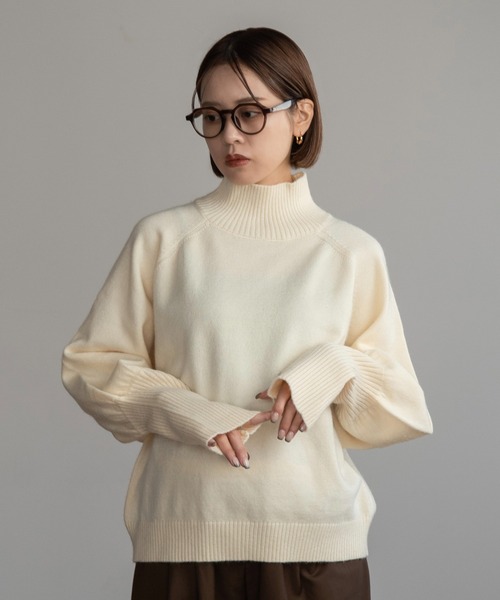 Amiur(エミレ)の「alpaca touch volume sleeve knit / アルパカタッチボリュームスリーブニット(ニット/セーター・レディース・アイボリー/ブラック/ベージュ・FREE)」の2枚目の写真