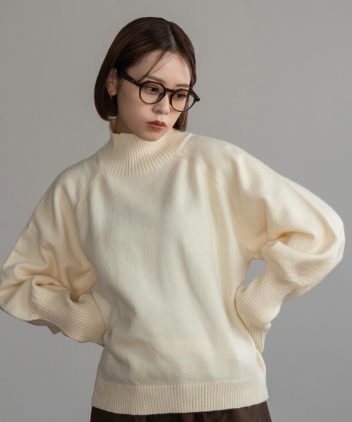 Amiur(エミレ)の「alpaca touch volume sleeve knit / アルパカタッチボリュームスリーブニット(ニット/セーター・レディース・アイボリー/ブラック/ベージュ・FREE)」の4枚目の写真