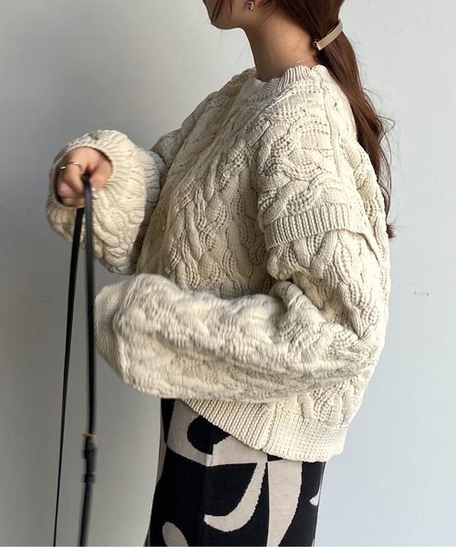 Thevon(ゼボン)の「スポンジケーブルショートニット(ニット/セーター・レディース・オレンジ/アイボリー/チャコールグレー/ブルー・FREE)」の7枚目の写真