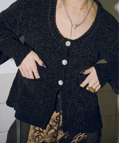 Ezick（エジック）の「Deep U ベロアモールビジューカーディガン