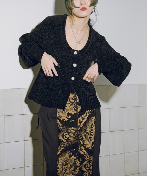 Ezick（エジック）の「Deep U ベロアモールビジューカーディガン