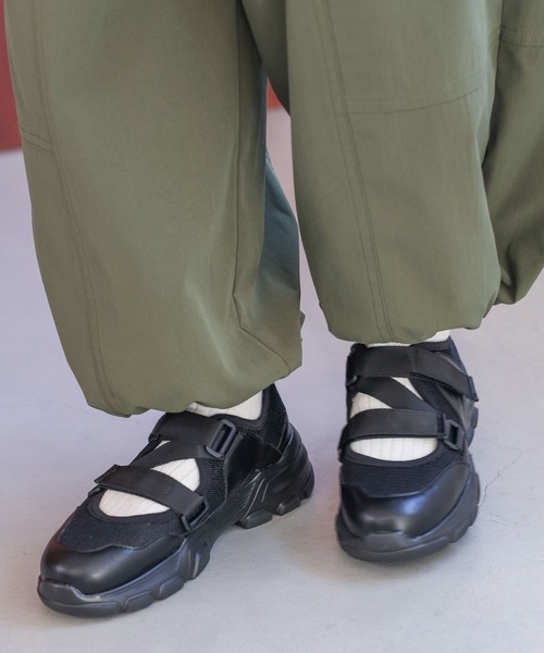 LEPSIM（レプシィム）の「ベルトボリュームスニーカー　991930（スニーカー・レディース・ブラック/オフホワイト/ベージュ・MEDIUM/LARGE）」の16枚目の写真