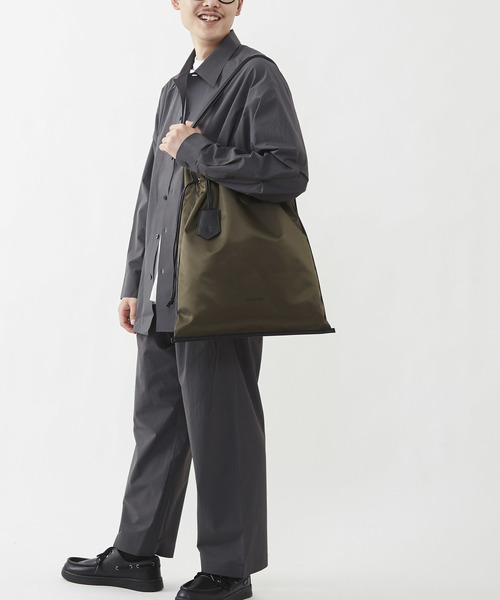 CONVERSE TOKYO（コンバーストウキョウ）の「BIG NYLON GATHER TOTE BAG（トートバッグ・レディース・ブラック/カーキ・FREE）」の15枚目の写真