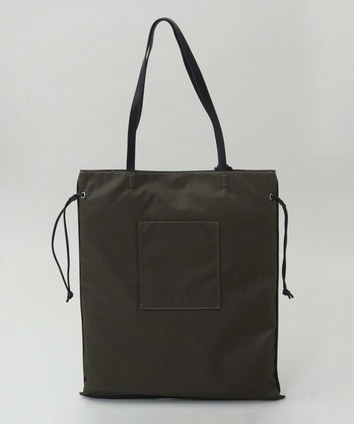 CONVERSE TOKYO（コンバーストウキョウ）の「BIG NYLON GATHER TOTE BAG（トートバッグ・レディース・ブラック/カーキ・FREE）」の17枚目の写真