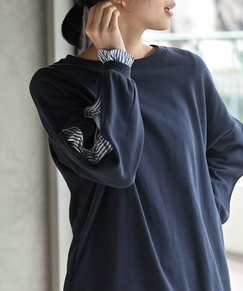 rps（アールピーエス）の「袖布帛切替裏毛チュニック（チュニック・レディース・アイボリー/サックスブルー/ブラック/ネイビー/グレイッシュブルー/ブラック系その他2/チャコールグレー・フリー）」の13枚目の写真