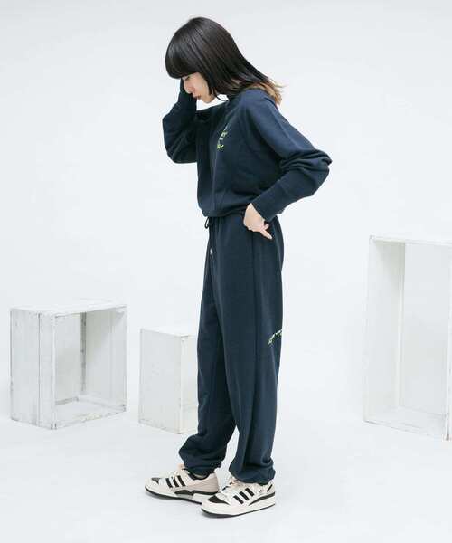 KBF(ケイビーエフ)の「ネップスウェット(Tシャツ/カットソー・レディース・オフホワイト/ネイビー・ONE)」の17枚目の写真